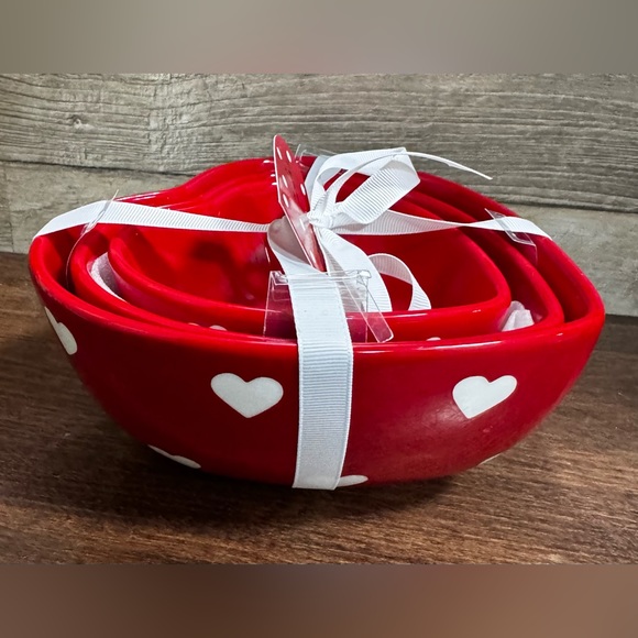Heart Shaped Serving Ceramic Bowls Set of 3 - NEW - Picture 1 of 7